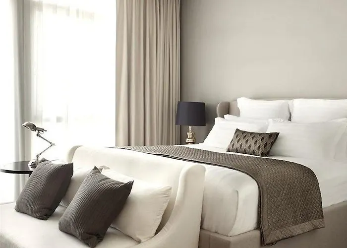 Rongratana Executive 4*