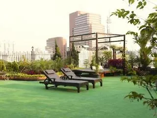 호텔 Rongratana Executive 4*